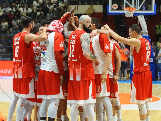 НА КОРАК ДО ТРОФЕЈА: Јанковић и Рочести водили Звезду до нове победе над Партизаном!